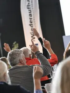Bild: I. Massel/P. Ziebart, Abstimmung bei der Vertreterversammlung