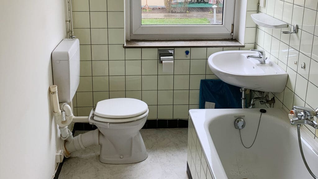 Bild: WIEDERAUFBAU Ein noch zu sanierendes Badezimmer.
