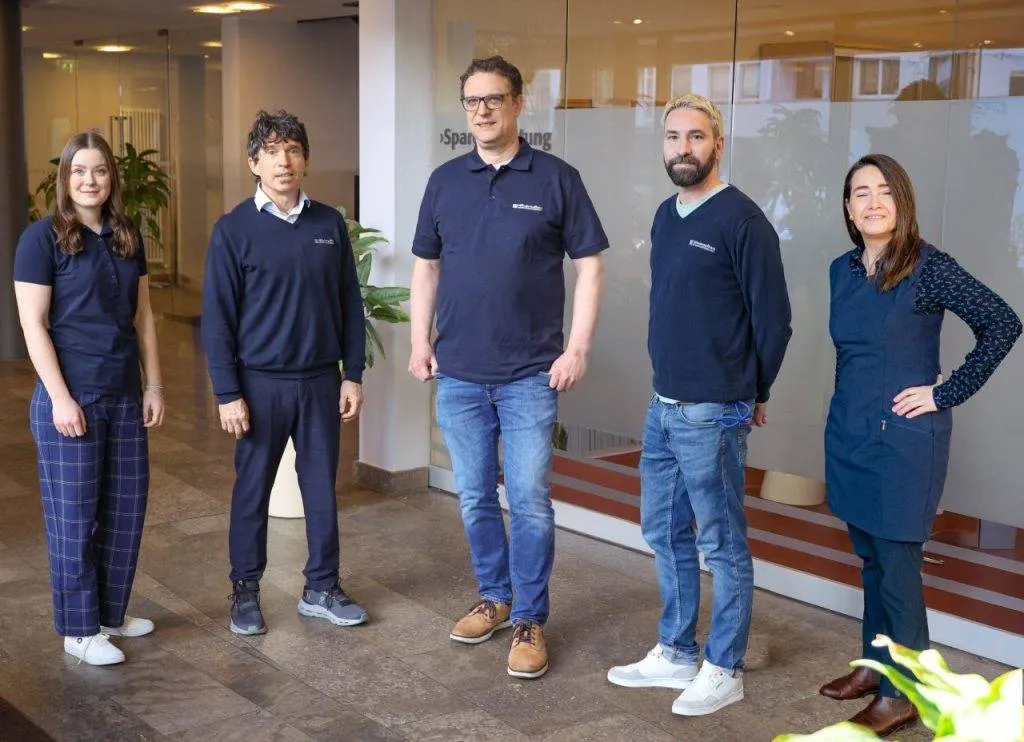 Bild: © WIEDERAUFBAU Das Team des Sozialen Managements der WIEDERAUFBAU.