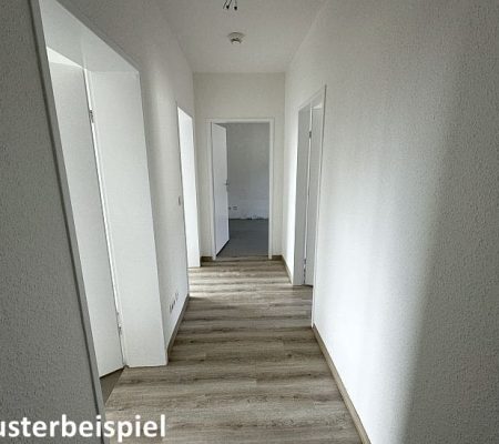 + 3 Zimmer mit Balkon - mit modernisierten Bad +, Bild 2