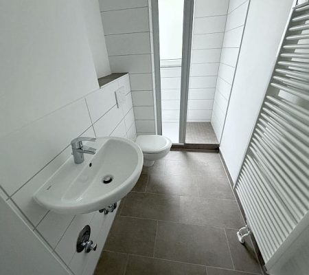 + 2 Zimmer mit einem neuen Badezimmer+, Bild 3