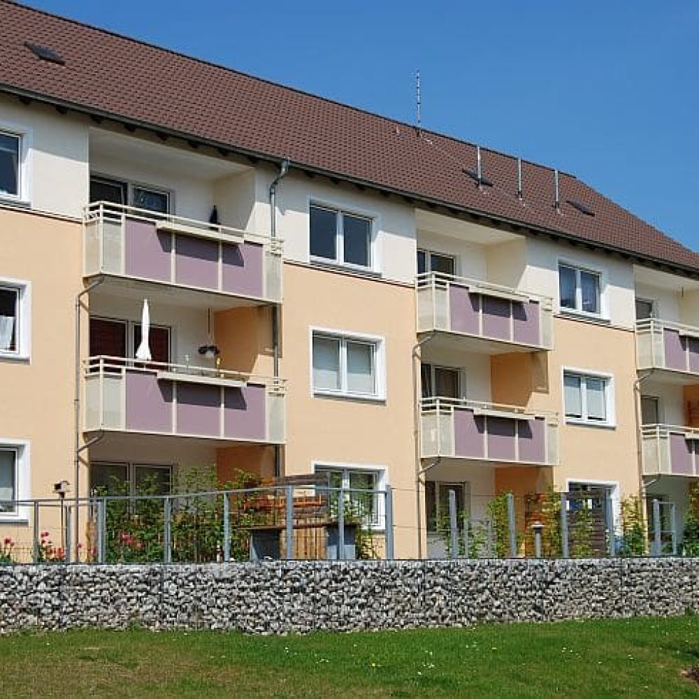 + 3 Zimmer mit Balkon - mit modernisierten Bad +, Bild 1