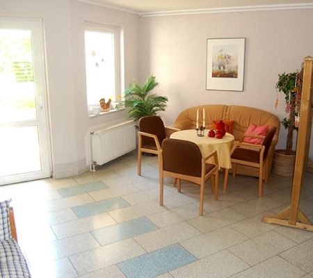 Bild: © WIEDERAUFBAU Gemeinschaftsfläche des Betreuten Wohnens im Cachanring 39 in Vechelde.