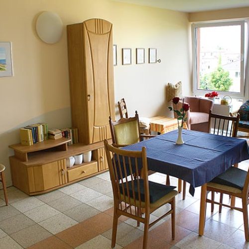 Bild: © WIEDERAUFBAU Gemeinschaftsfläche des Betreuten Wohnens in der Ludwig-Richter-Straße in Wolfenbüttel.