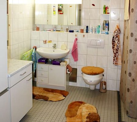 Bild: © WIEDERAUFBAU Beispiel eines Badezimmers mit ebenerdiger Dusche im Betreuten Wohnen Cremlingen.