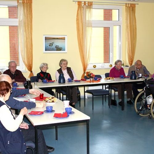 Bild: © WEDERAUFBAU Eine Veranstaltung im Gemeinschaftsraum des Betreuten Wohnen Juliusstraße.