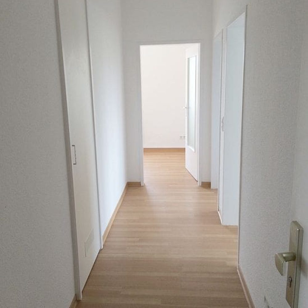 Modernisierte 2-ZImmerwohnung mit großer Küche, Bild 2