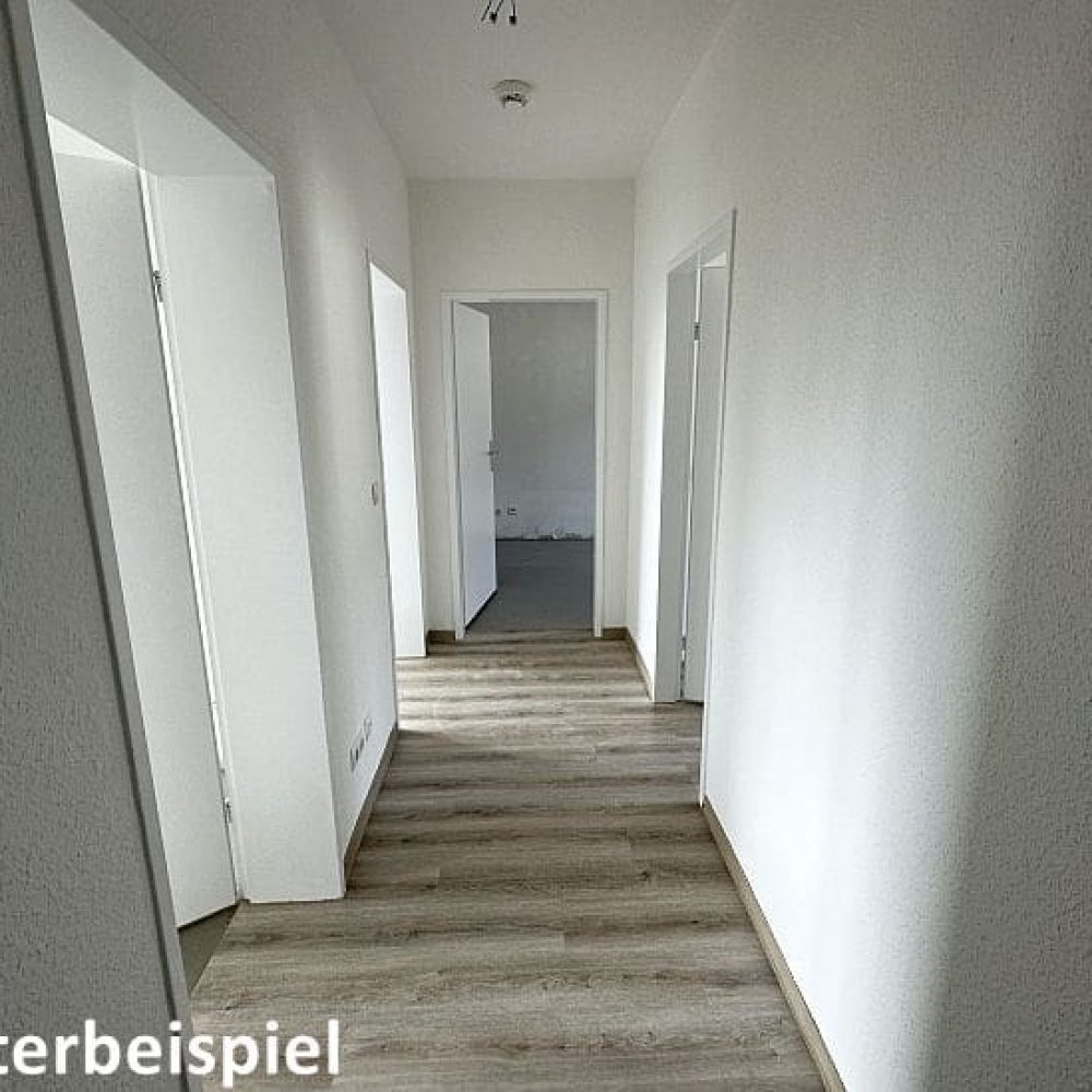 + 3 Zimmer mit Balkon - mit modernisierten Bad +, Bild 2